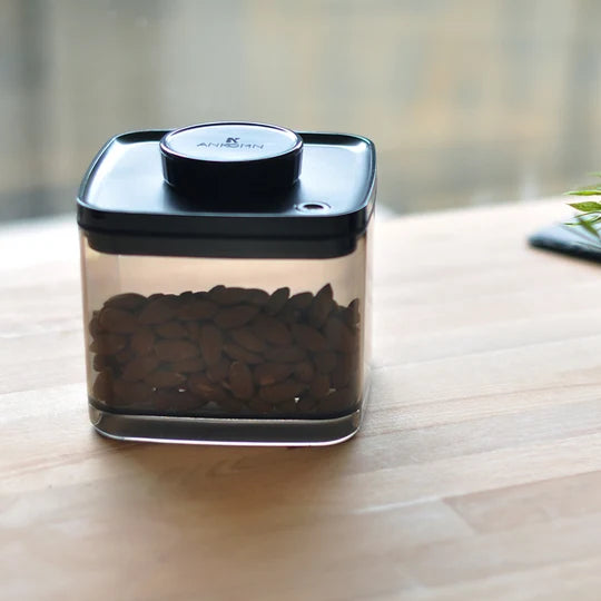 ANKOMN Turn-N-Seal Vacuum Storage Canister 1.5L – UV Proof